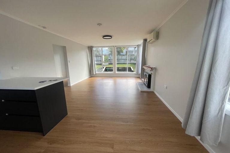 Photo of property in 1/22 Edgeworth Road, Glenfield, Auckland, 0629