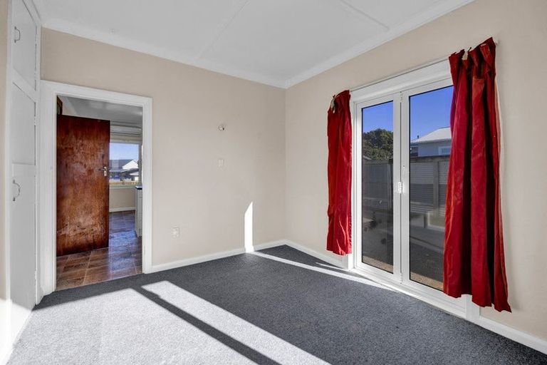 Photo of property in 35 Norfolk Street, Patea, 4520
