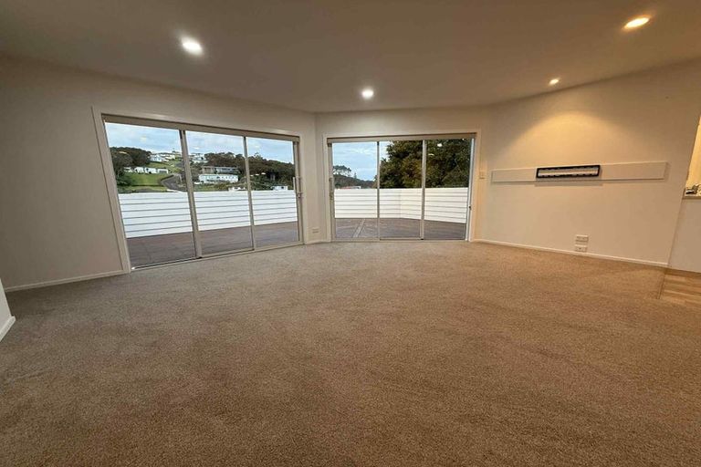 Photo of property in 49a Ferry Road, Arkles Bay, Whangaparaoa, 0932