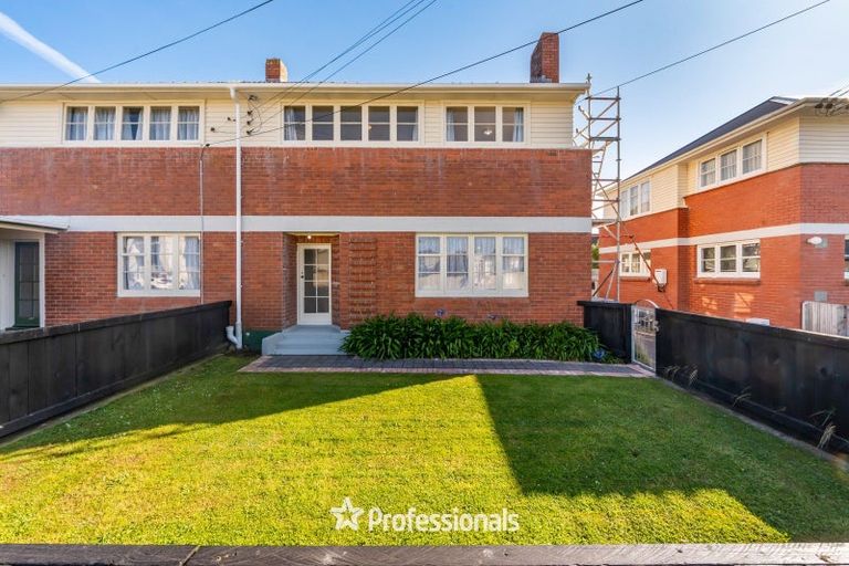 Photo of property in 215 Knights Road, Hutt Central, Lower Hutt, 5011