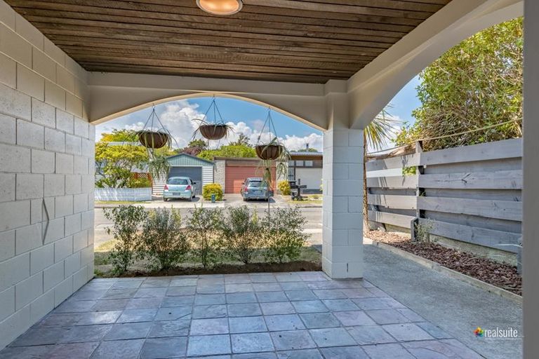 Photo of property in 1/4 Parera Grove, Heretaunga, Upper Hutt, 5018