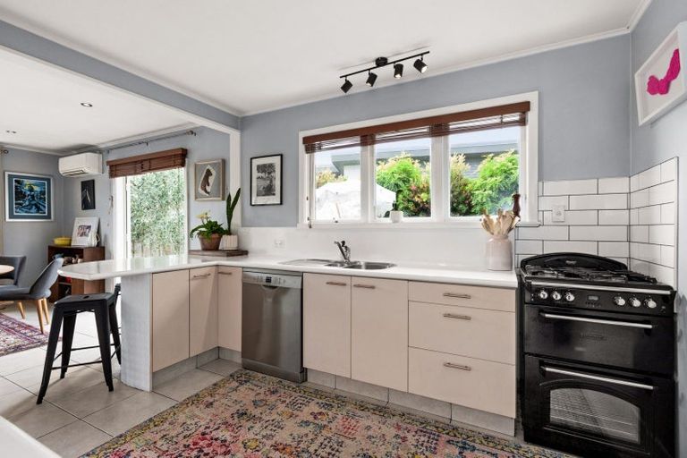 Photo of property in 41 Merton Crescent, Pirimai, Napier, 4112