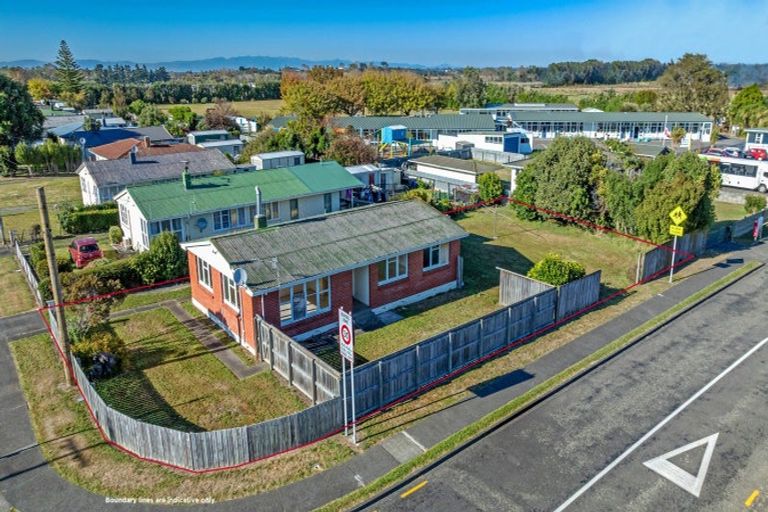 Photo of property in Clifton School, 71 Taumaihi Street, Bulls, 4818