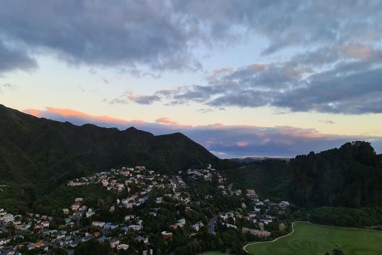 Photo of property in 1 Becker Way, Karori, Wellington, 6012