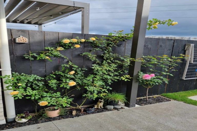 Photo of property in 12b Titoki Street, Te Atatu Peninsula, Auckland, 0610