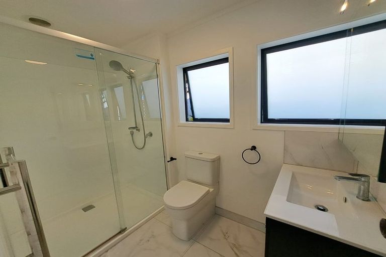 Photo of property in 3/8 Fraser Road, Narrow Neck, Auckland, 0624