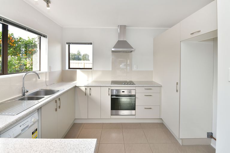 Photo of property in 1b Milton Road, Orewa, 0931