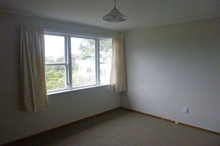 Photo of property in 2b Garden Road, Northland, Wellington, 6012