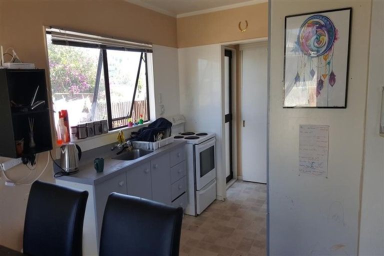 Photo of property in 9 Simcox Street, Otaki Beach, Otaki, 5512