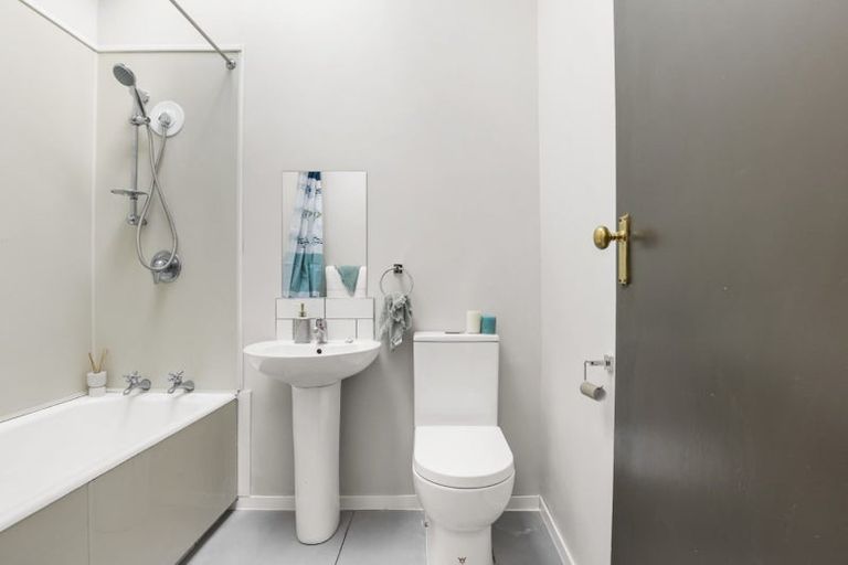 Photo of property in 15 Sillary Street, Hamilton East, Hamilton, 3216