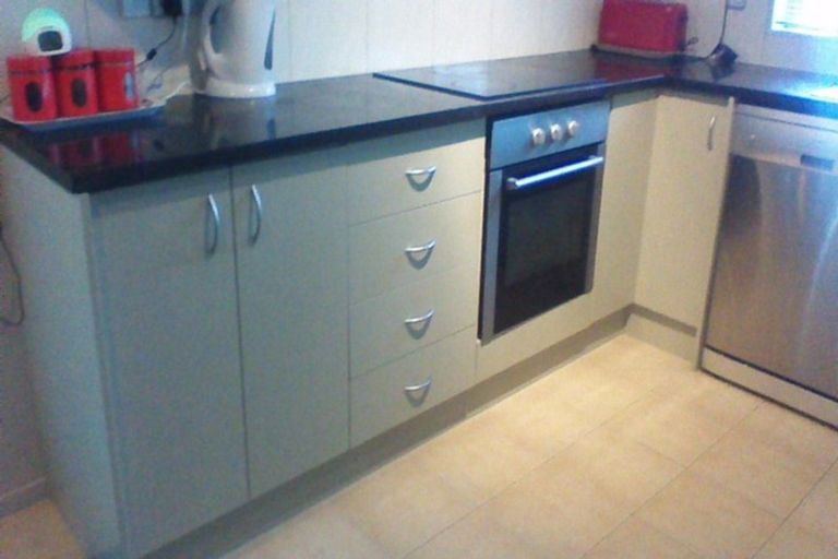 Photo of property in 2/27 Rice Crescent, Papakura, 2110