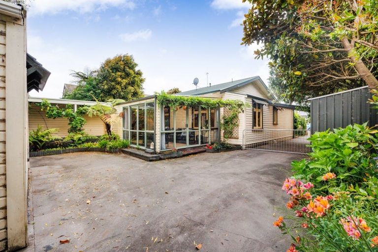 Photo of property in 4 Regent Street, Palmerston North, 4414