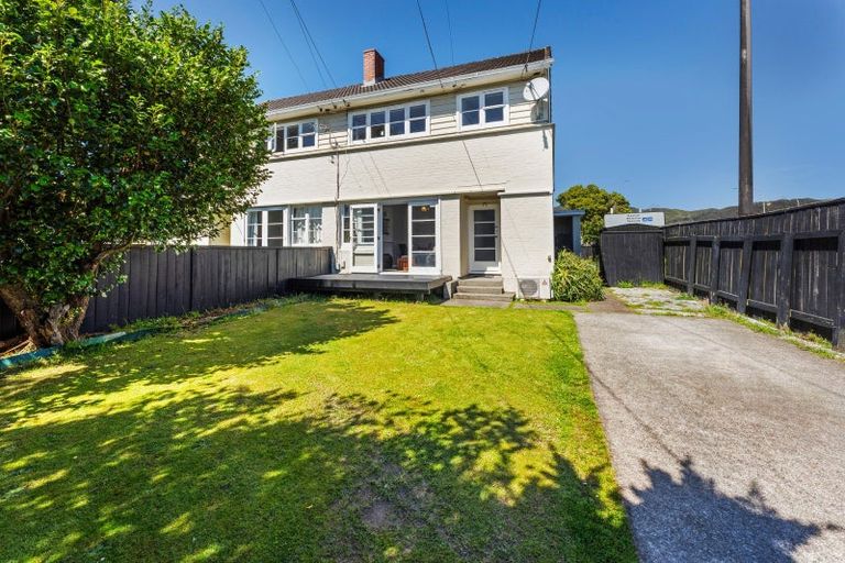 Photo of property in 44 Athlone Crescent, Avalon, Lower Hutt, 5011