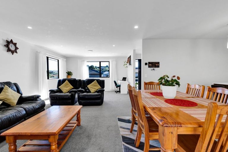 Photo of property in 51 Magnolia Drive, Westown, New Plymouth, 4310