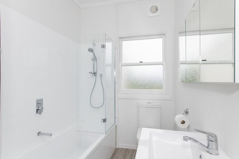 Photo of property in 37 Muir Street, Te Hapara, Gisborne, 4010