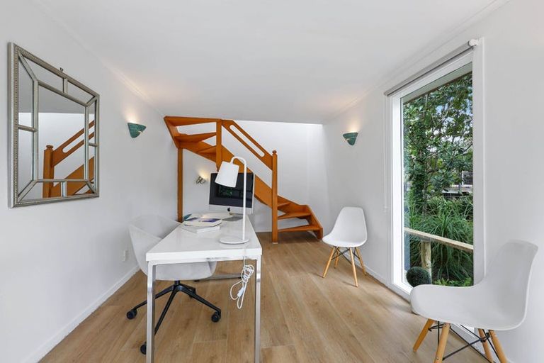 Photo of property in 13 Seymour Road, Mellons Bay, Auckland, 2014