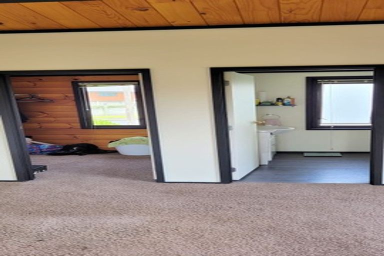 Photo of property in 8 Pararewa Drive, Whalers Gate, New Plymouth, 4310