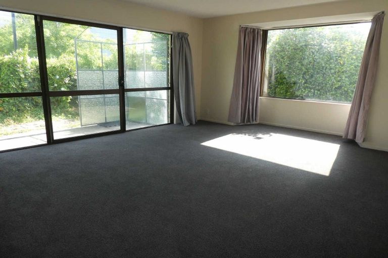 Photo of property in 2/14 Siska Place, Upper Riccarton, Christchurch, 8041