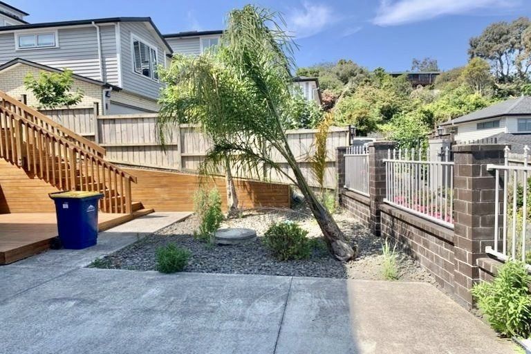 Photo of property in 50 Corricvale Way, Northcross, Auckland, 0630