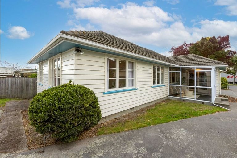 Photo of property in 132 Yaldhurst Road, Sockburn, Christchurch, 8042
