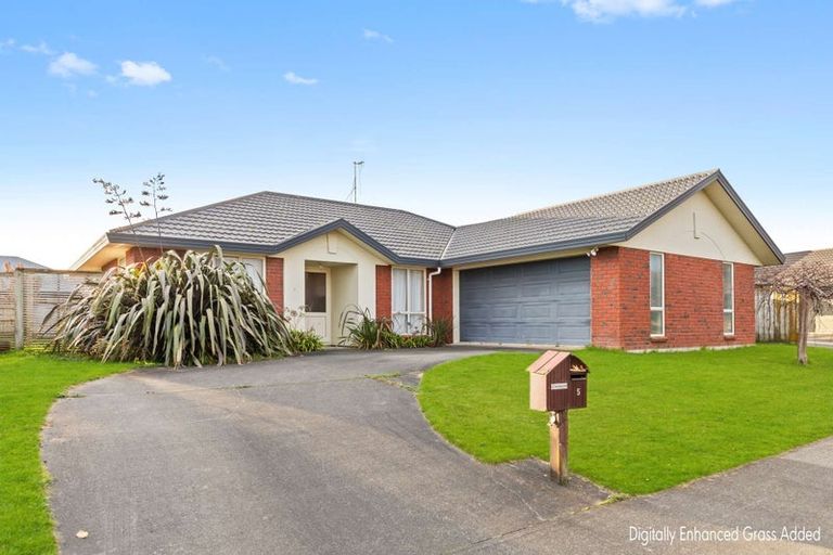 Photo of property in 5 Boston Parade, Kelvin Grove, Palmerston North, 4414