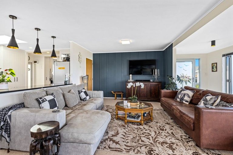 Photo of property in 18 Tamatea Drive, Snells Beach, 0920