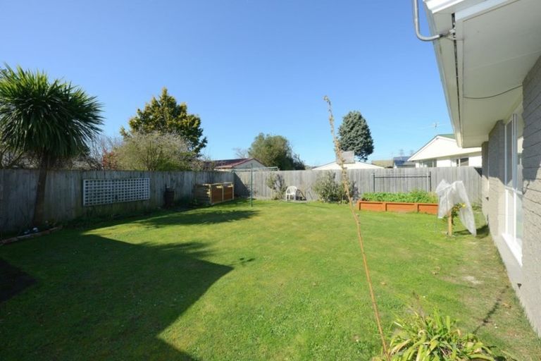 Photo of property in 334 Memorial Avenue, Burnside, Christchurch, 8053