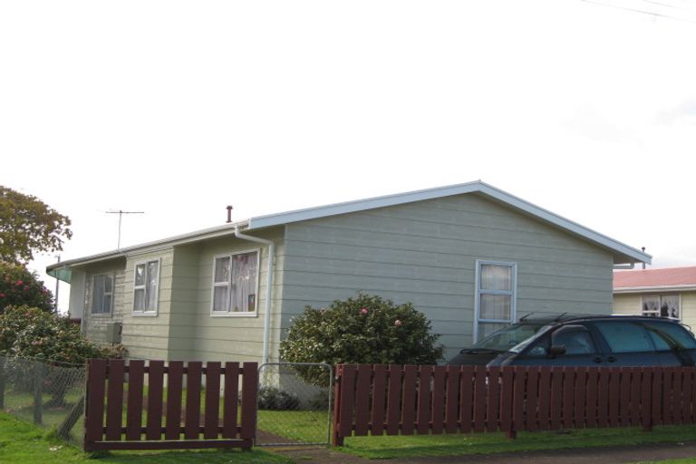 Photo of property in 128 Broadway, Waitara, 4320
