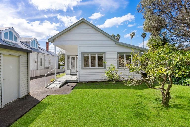 Photo of property in 1 Grahame Street, Devonport, Auckland, 0624