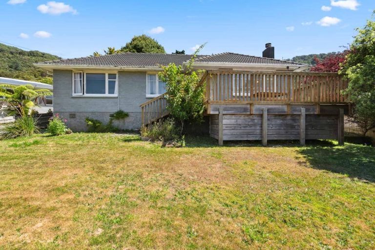 Photo of property in 59 Lees Grove, Wainuiomata, Lower Hutt, 5014