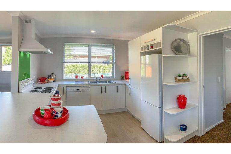 Photo of property in 8 Ryton Place, Lake Coleridge, 7572