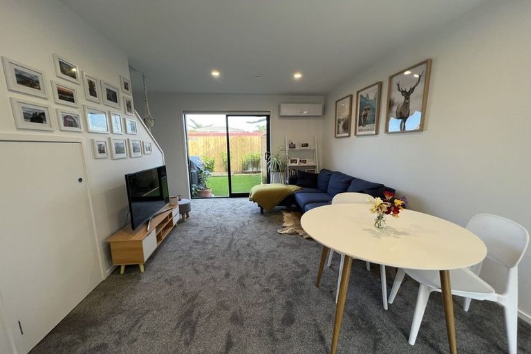 Photo of property in 4/10 Yeovil Road, Te Atatu Peninsula, Auckland, 0610