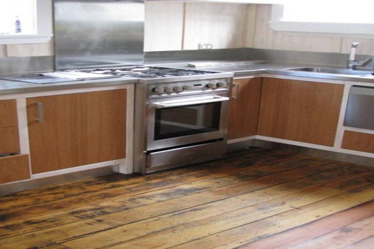 Photo of property in 5 Winchester Street, Lyttelton, 8082