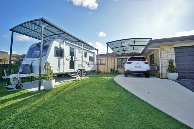 Photo of property in 8 Randell Place, Te Puke, 3119