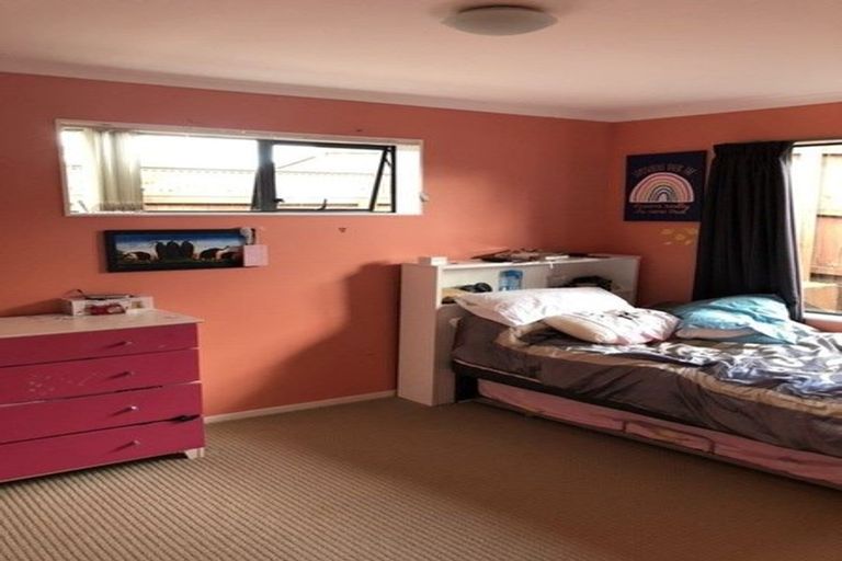 Photo of property in 11 Ina Ville Drive, Pukekohe, 2120