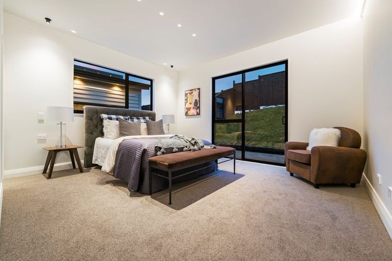 Photo of property in 28 Evergreen Parade, Rosehill, Papakura, 2113