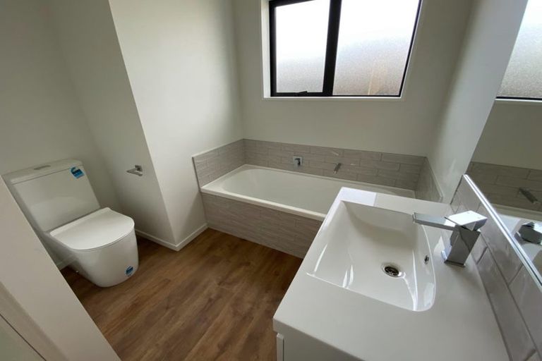 Photo of property in 13 Mcquillan Avenue, Woodend, 7610