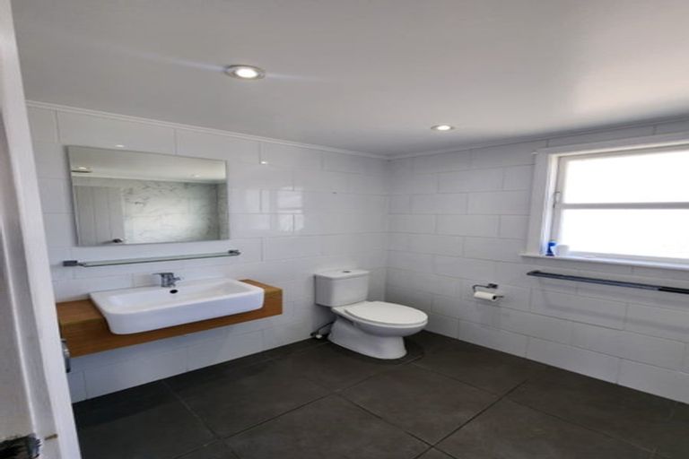 Photo of property in 16 Robertson Street, Elderslea, Upper Hutt, 5018