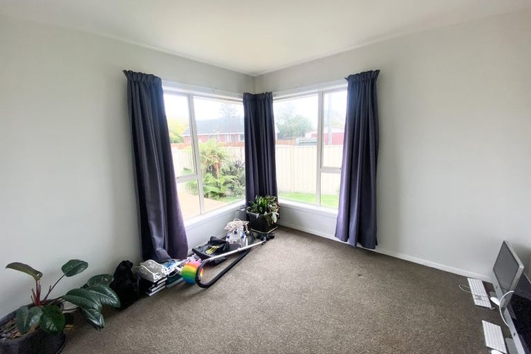 Photo of property in 6 Quebec Place, Wainoni, Christchurch, 8061