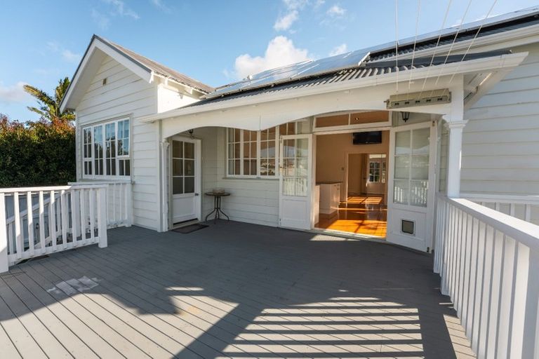Photo of property in 34 William Bond Street, Stanley Point, Auckland, 0624