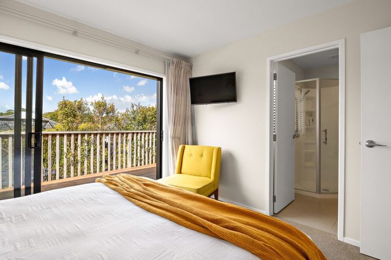 Photo of property in 60 Matua Road, Huapai, Kumeu, 0810