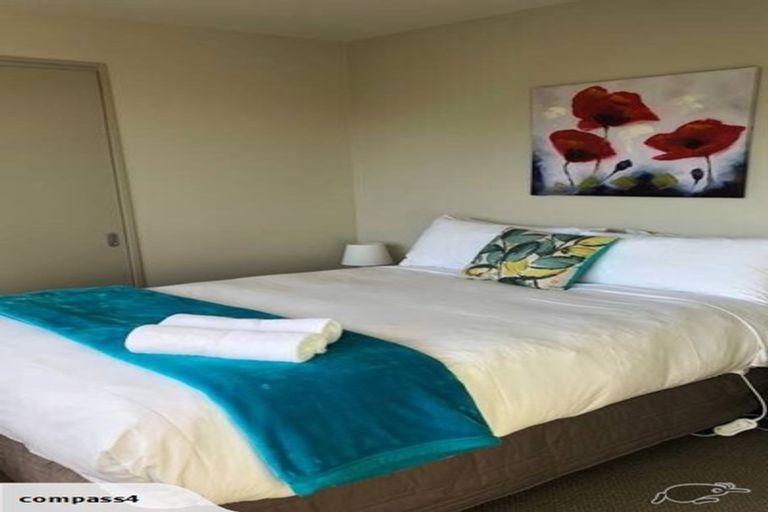 Photo of property in 17 Poplar Drive, Kelvin Heights, Queenstown, 9300