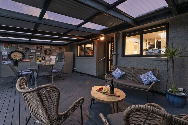 Photo of property in 194 Springs Road, Hornby, Christchurch, 8042