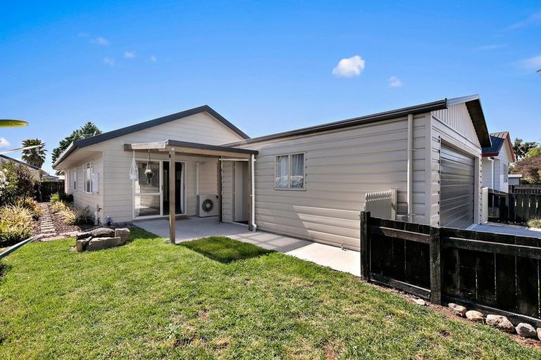 Photo of property in 4a Belray Place, Papamoa Beach, Papamoa, 3118