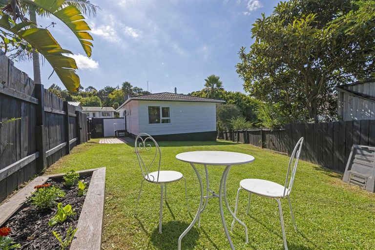 Photo of property in 1/29 Cranston Street, Torbay, Auckland, 0632