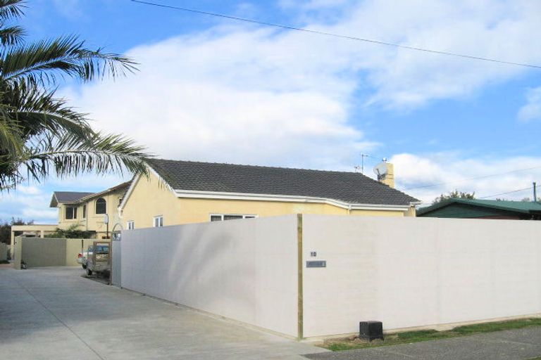 Photo of property in 10 Anderson Road, Taradale, Napier, 4112