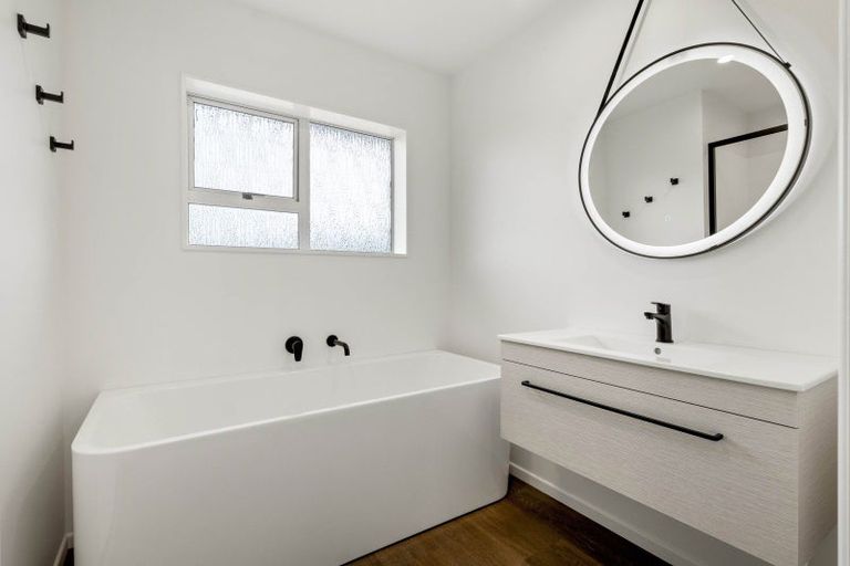 Photo of property in 1 Ruskin Place, Westown, New Plymouth, 4310