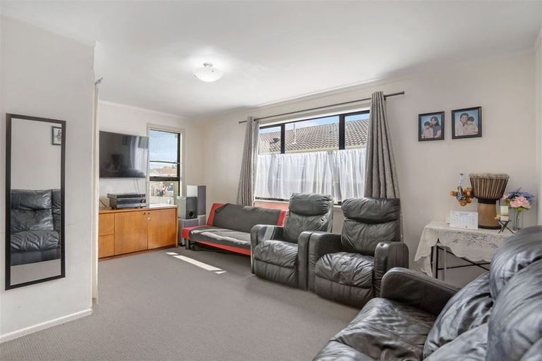 Photo of property in 54 Valiant Street, Mangere, Auckland, 2022