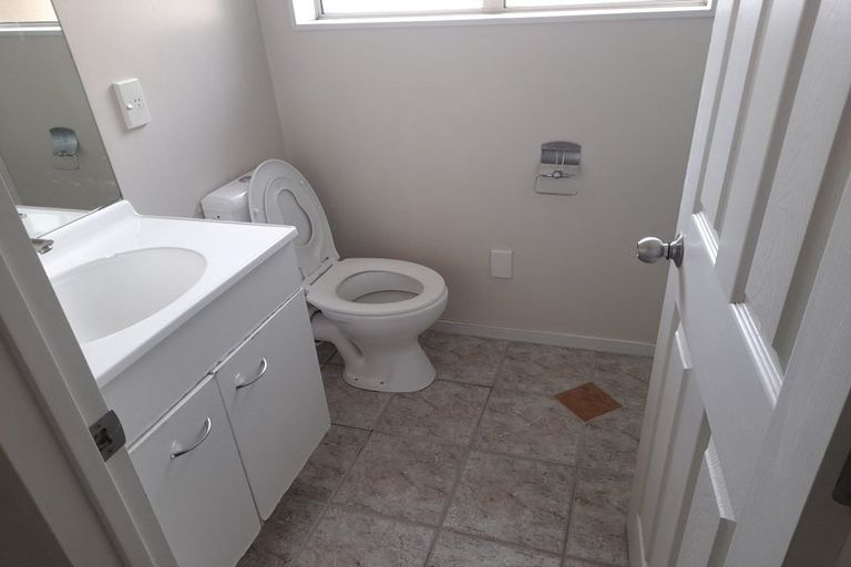 Photo of property in 87 Armoy Drive, East Tamaki, Auckland, 2016