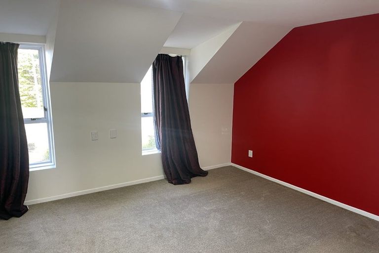Photo of property in 1 Hollydale Grove, Churton Park, Wellington, 6037